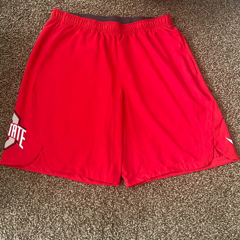 Nike men’s Ohio State athletic shorts. Dri fit. Size L